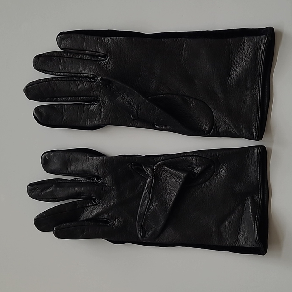 Yves Saint Laurent Women's Gloves - Picture 2 of 5